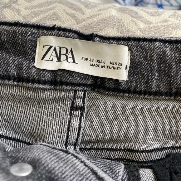 Brand New Zara Gray stretchy skinny jeans - Picture 2 of 3